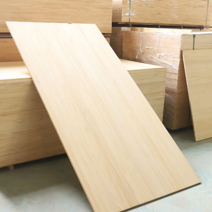 Fenyődeszka bútorokhoz